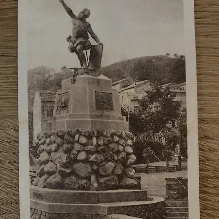 Maisonnette Typique De Village Hébergement de vacances Bastelica