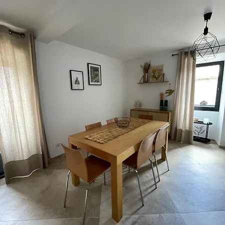 Holiday home Maisonnette Typique De Village