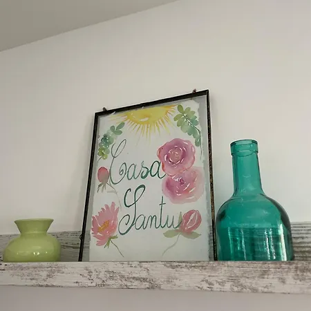 Maisonnette Typique De Village *