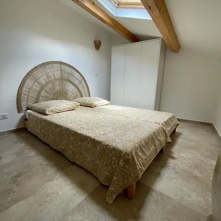 Maisonnette Typique De Village Bastelica